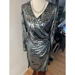 Susan roselli by vijack shinny party Dress size 7-8 light